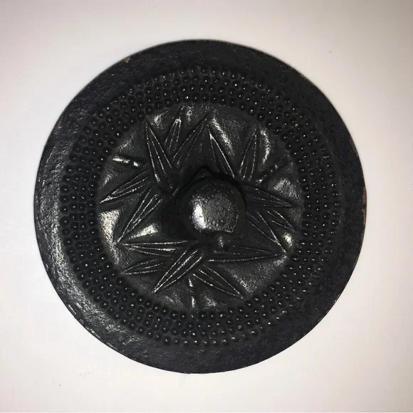 Cast Iron Japanese Tetsu Kyushu Tea Pot - Picture 8 of 12